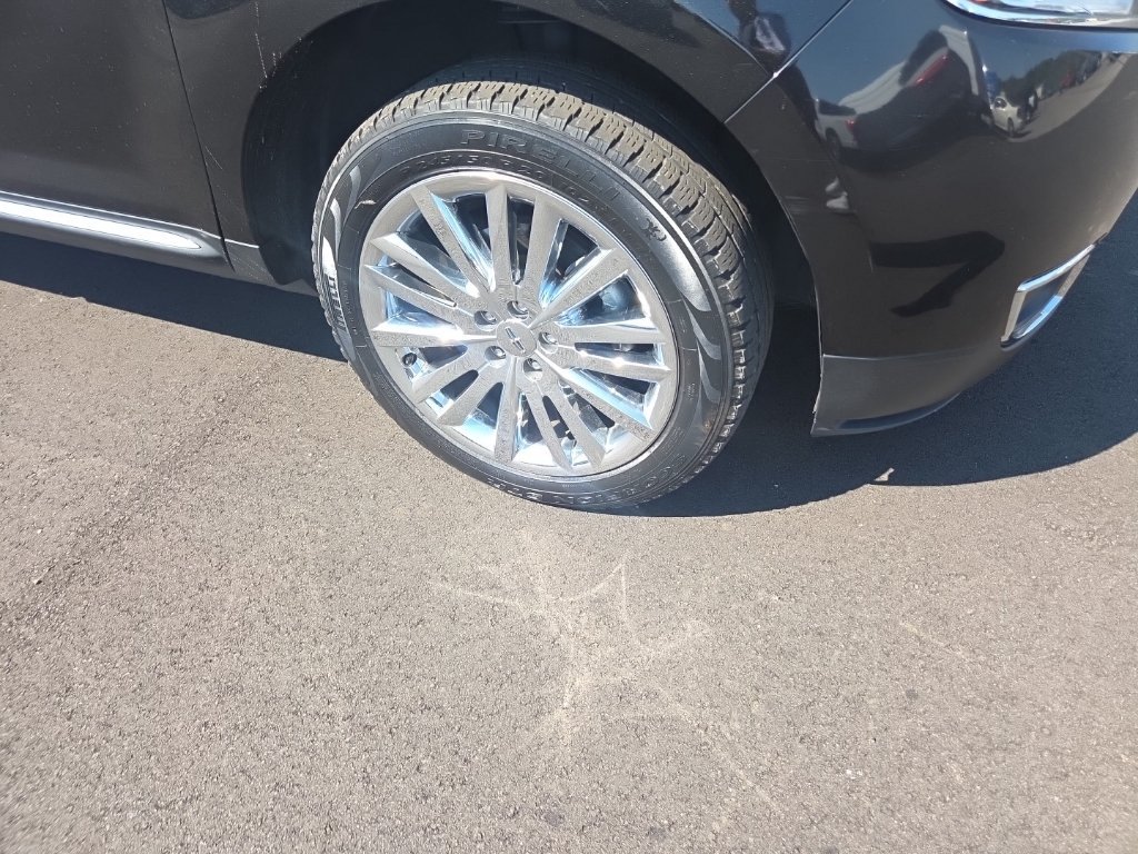 Used 2015 Lincoln MKX FWD w/ Equipment Group 102A image 19