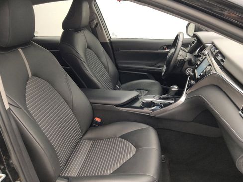 Used 2018 Toyota Camry SE FWD image 21