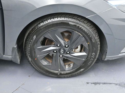 Used 2023 Hyundai Elantra SEL image 31