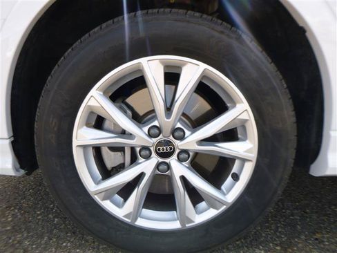 Used 2024 Audi Q3 2.0T Premium AWD/4WD image 21