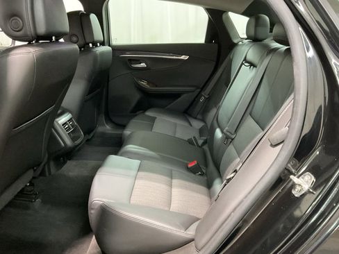 Used 2014 Chevrolet Impala LT w/ Convenience Package image 20