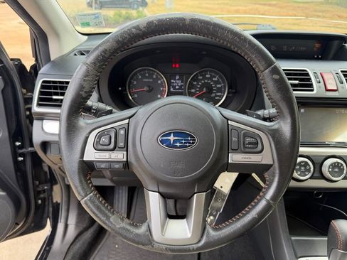 Used 2017 Subaru Crosstrek 2.0i Premium w/ Moonroof Package image 18