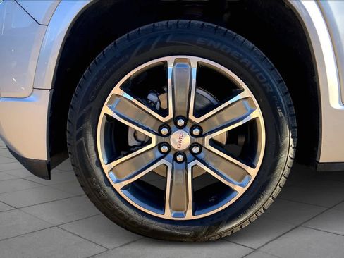 Used 2017 GMC Acadia Denali w/ Technology Package image 11