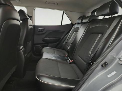 Used 2022 Hyundai Venue Limited FWD image 20