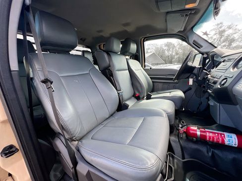 Used 2015 Ford F450 XL w/ Snow Plow Prep Package image 28