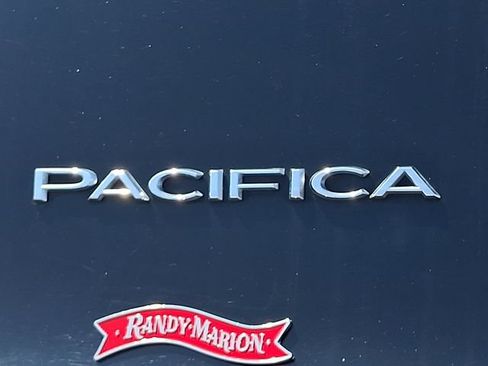 Used 2025 Chrysler Pacifica Select FWD image 30