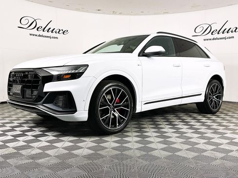 Used 2022 Audi Q8 Premium Plus w/ Premium Plus Package image 3