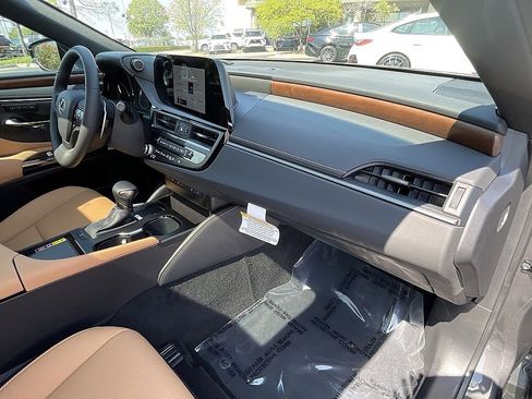 Used 2025 Lexus ES 350 w/ Premium Package image 23