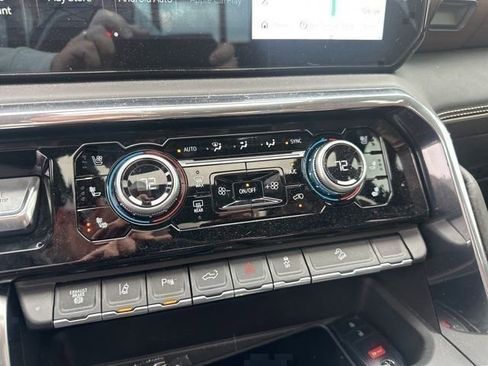 Used 2024 GMC Sierra 3500 Denali Ultimate image 37