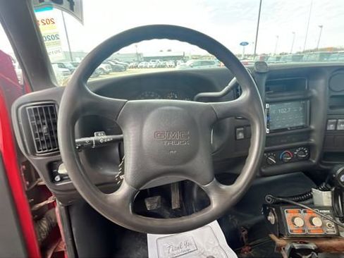 Used 2008 GMC TopKick C5500 2WD Regular Cab image 11