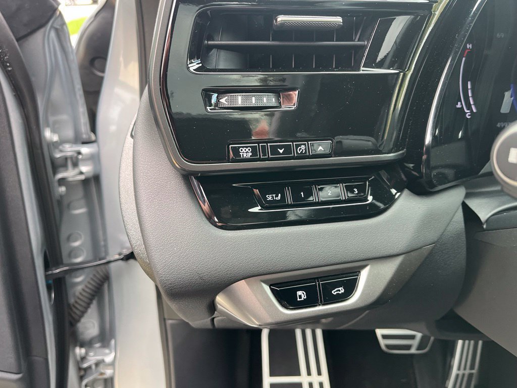 Used 2023 Lexus RX 500h F Sport w/ Accessory Package (2T) AWD/4WD image 37