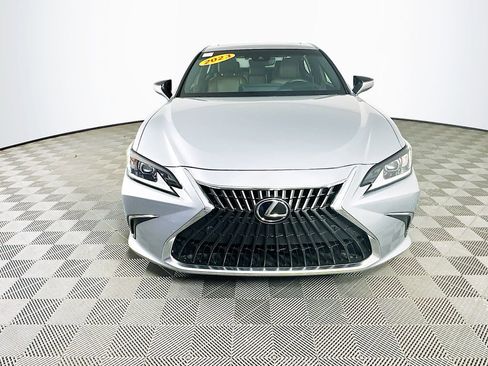 Used 2023 Lexus ES 300h w/ Accessory Package (Z1) FWD image 4