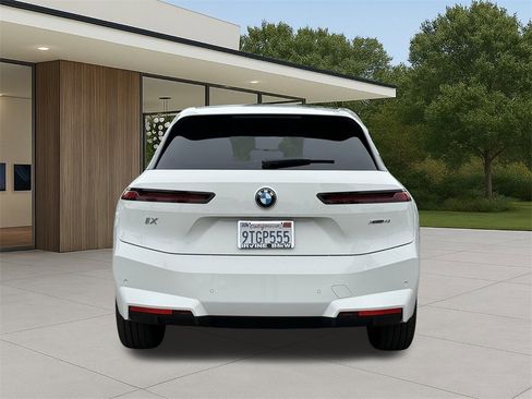 Used 2026 BMW iX xDrive45 w/ Premium Package image 9