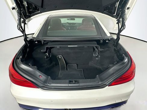 Used 2018 Mercedes-Benz SL 550 image 25