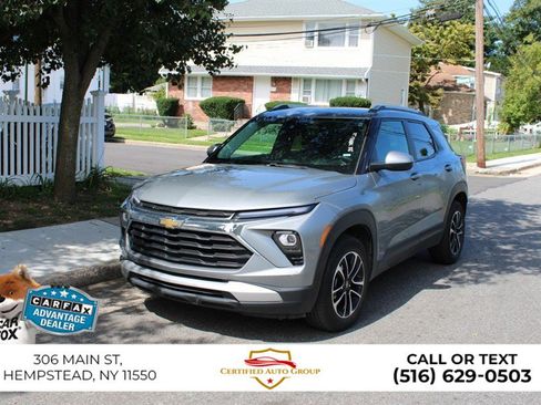 Used 2025 Chevrolet TrailBlazer LT FWD image 3