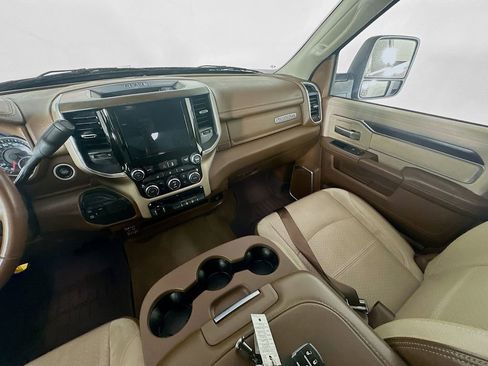 Used 2023 RAM 3500 Laramie image 11