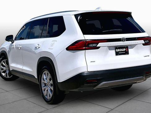 Used 2024 Toyota Grand Highlander AWD image 12
