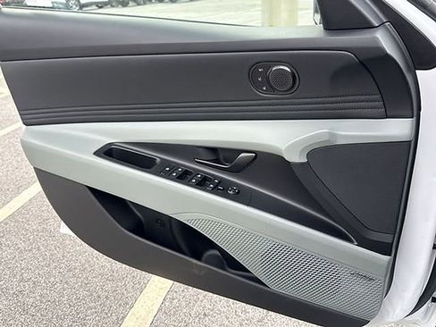 New 2025 Hyundai Elantra Limited w/ Cargo Package image 37