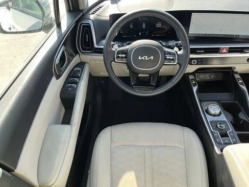 Used 2025 Kia Sorento EX AWD/4WD image 14