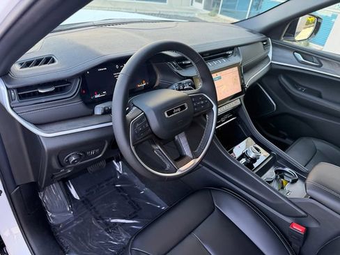 New 2026 Jeep Grand Cherokee Limited w/ Limited Altitude Package image 10