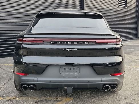 Certified 2024 Porsche Cayenne Coupe image 6