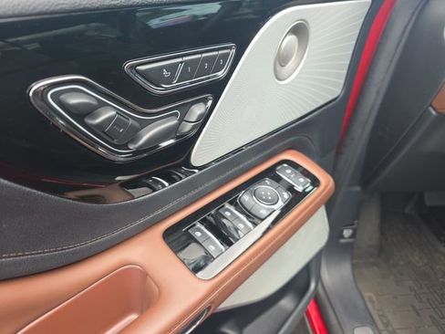 Used 2025 Lincoln Aviator Reserve w/ Equipment Group 201A AWD/4WD image 24