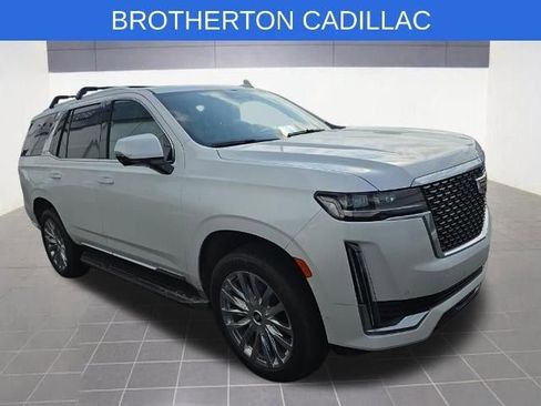 Used 2022 Cadillac Escalade Premium Luxury AWD/4WD image 2