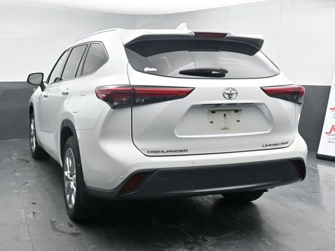 Used 2022 Toyota Highlander Limited image 6