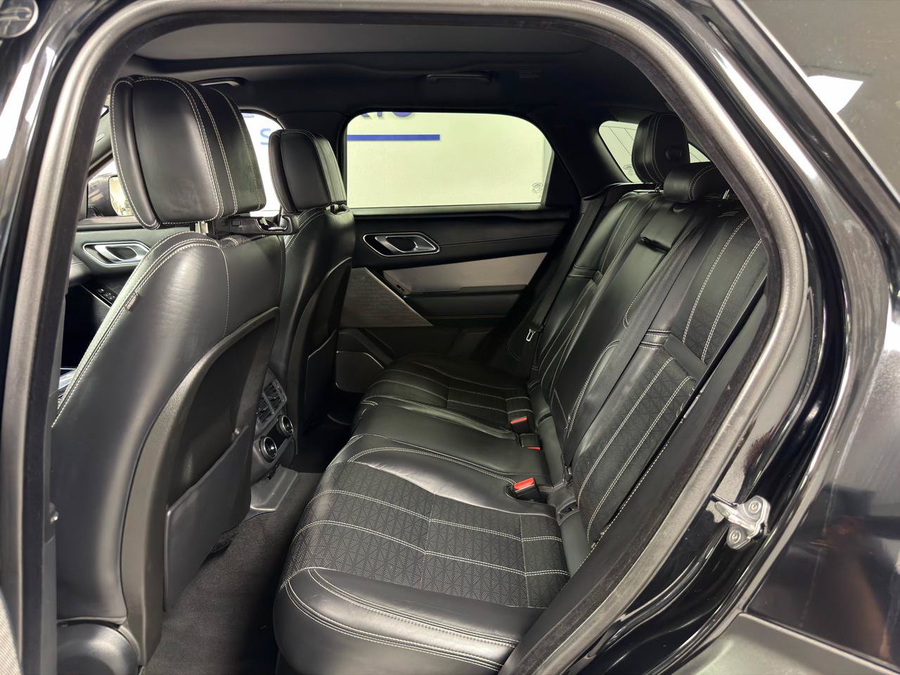 Used 2018 Land Rover Range Rover Velar AWD/4WD image 31