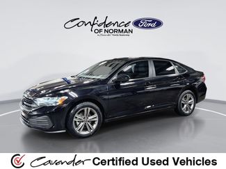 Used 2023 Volkswagen Jetta SE FWD video 1