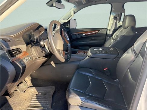 Used 2017 Cadillac Escalade Luxury image 8