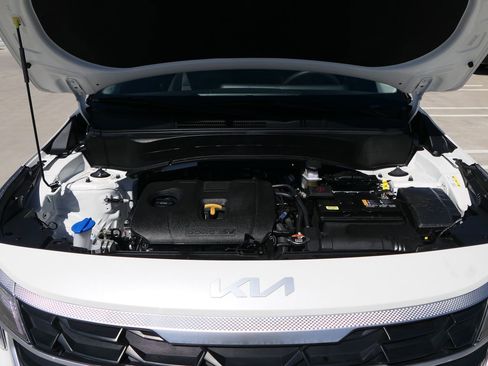 Used 2025 Kia Seltos LX image 28