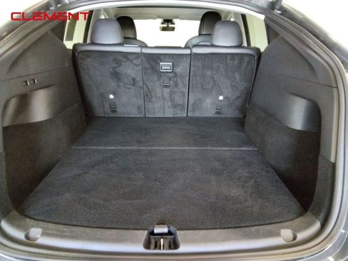 Used 2021 Tesla Model Y Long Range image 9