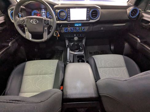 Used 2022 Toyota Tacoma TRD Off-Road AWD/4WD image 21