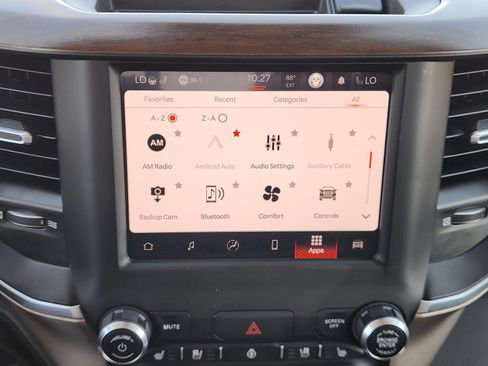 Used 2022 RAM 1500 Laramie AWD/4WD image 17