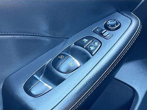 Used 2023 Nissan Maxima Platinum w/ Sport Mat Group FWD image 18
