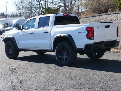 Certified 2024 Chevrolet Colorado Trail Boss w/ Technology Package AWD/4WD image 4