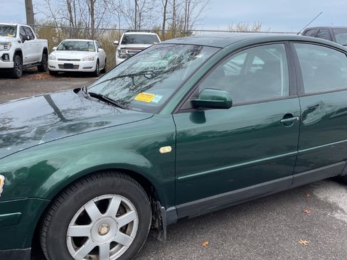 Used 1999 Volkswagen Passat GLS image 9
