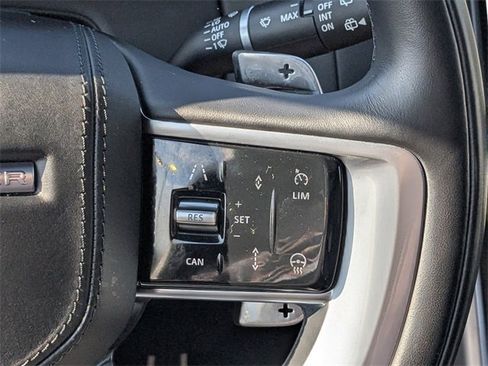 Used 2025 Land Rover Range Rover SE image 21