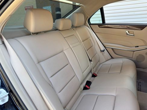 Used 2014 Mercedes-Benz E 350 4MATIC Sedan image 37
