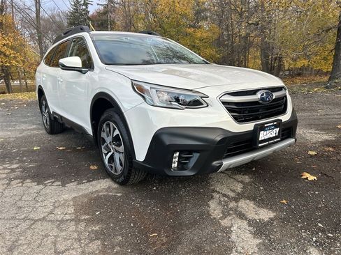 Certified 2022 Subaru Outback Limited image 2