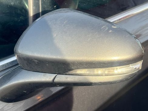 Used 2016 Ford Fusion Energi SE image 9