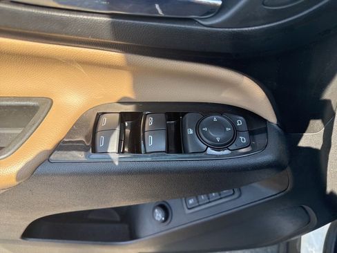 Used 2022 Chevrolet Equinox Premier FWD image 28