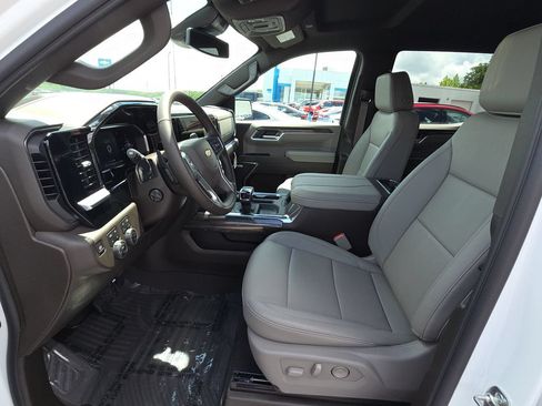 New 2026 Chevrolet Silverado 1500 LTZ w/ Z71 Off-Road Package AWD/4WD image 16