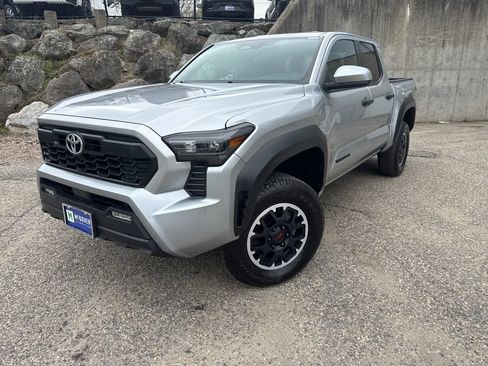 Used 2024 Toyota Tacoma TRD Off-Road AWD/4WD image 2