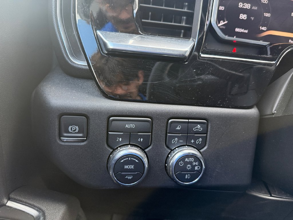 Used 2026 GMC Sierra 1500 SLT AWD/4WD image 25