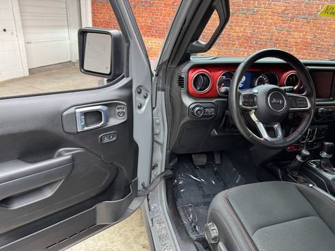 Used 2022 Jeep Wrangler Unlimited Rubicon w/ Steel Bumper Group AWD/4WD image 9