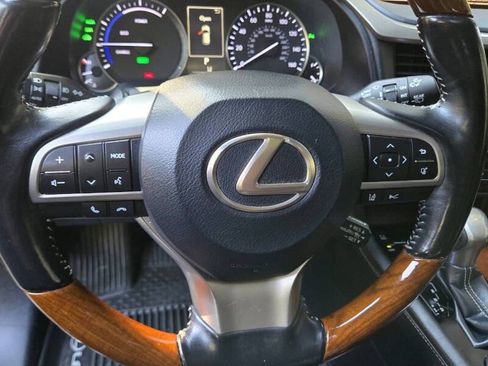 Used 2018 Lexus RX 450hL Premium w/ Premium Package AWD/4WD image 19