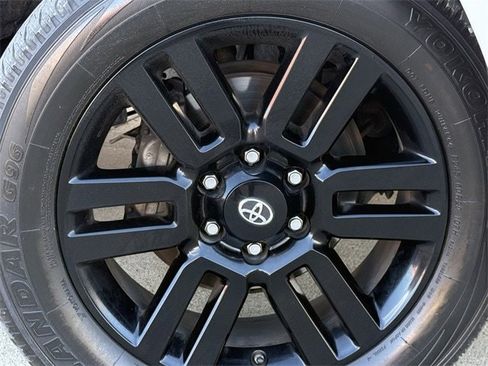 Used 2020 Toyota 4Runner Limited image 10