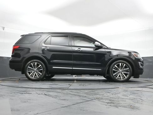 Used 2017 Ford Explorer Platinum image 48